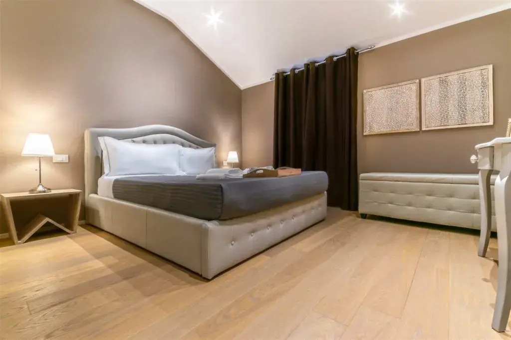 Mandarin Double Suite (full double bed)