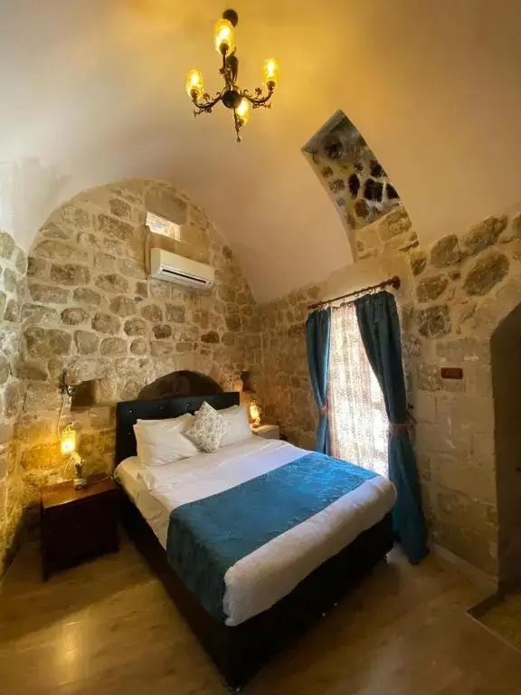 Deluxe Double room (full double bed)