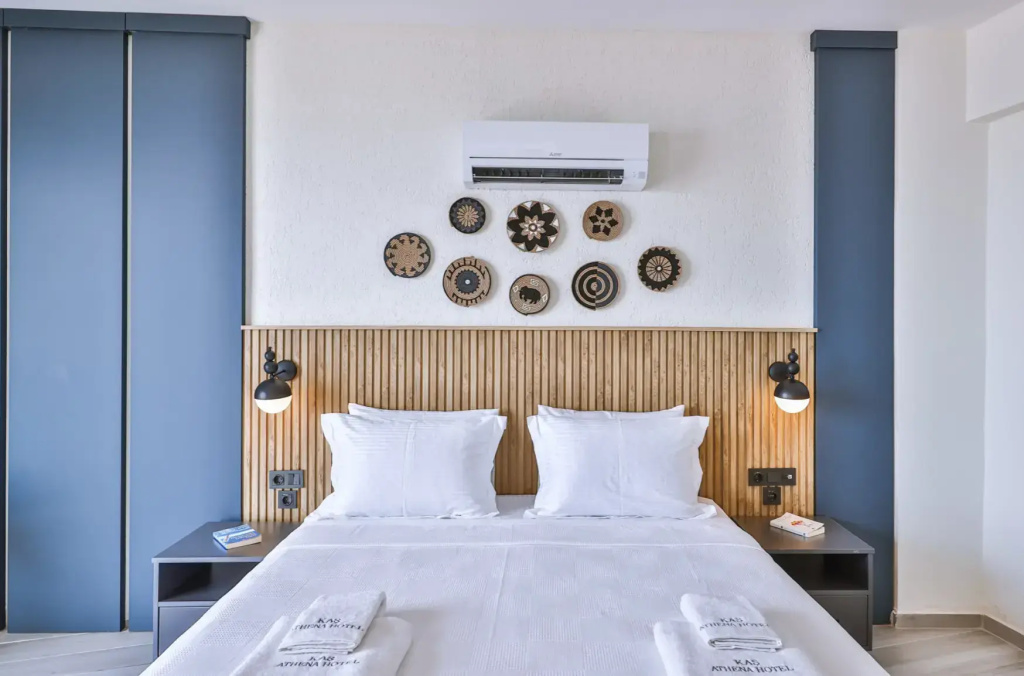 Deluxe Double room with sea view (full double bed)