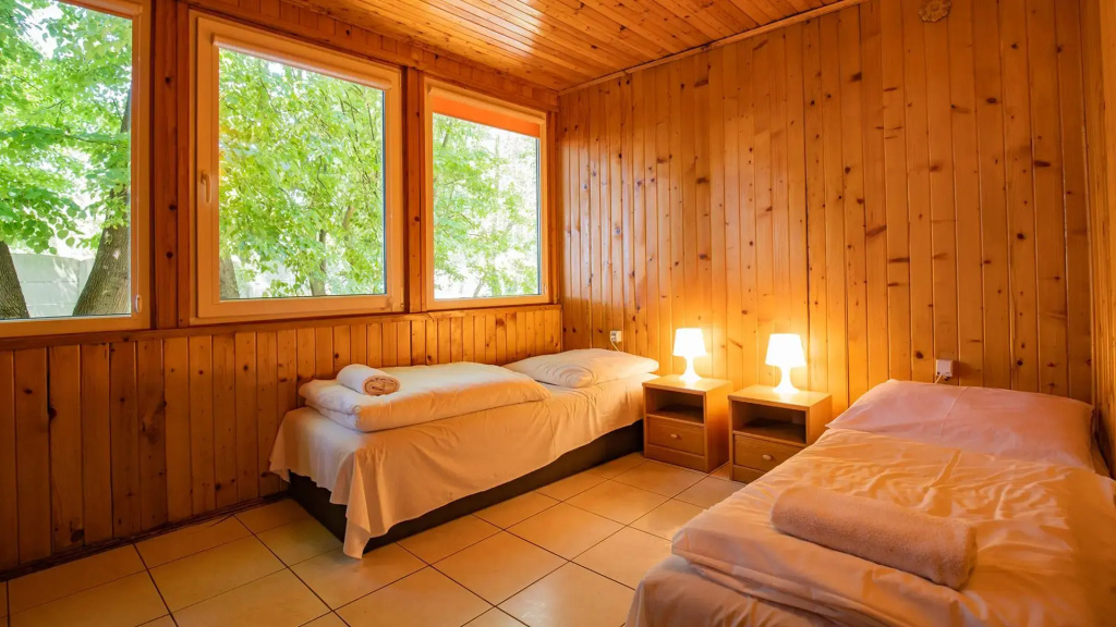 Sextuple Bungalow