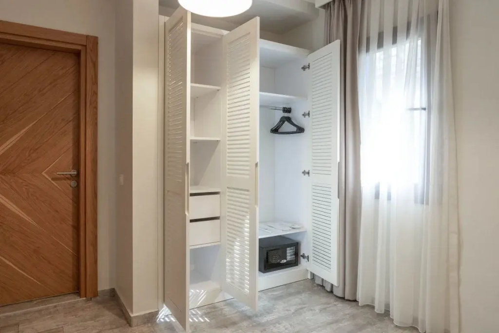 Double Suite (full double bed)