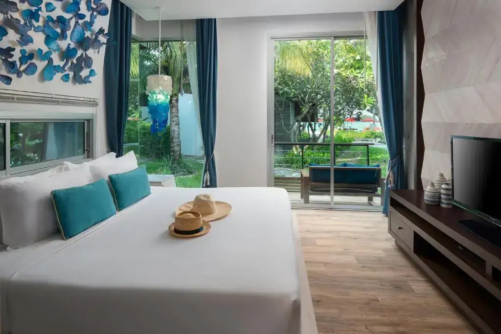 Deluxe Cabana Double room with garden view (full double bed)