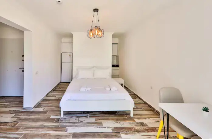 Junior Double Studio (full double bed)
