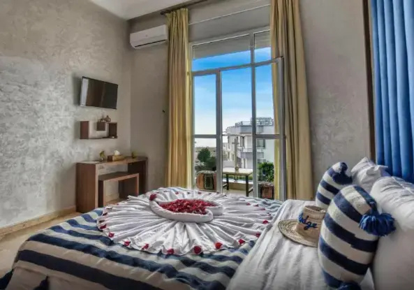 Double room with sea view (full double bed)