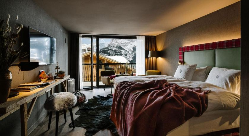 Luxury Double room with Eiger view (full double bed)