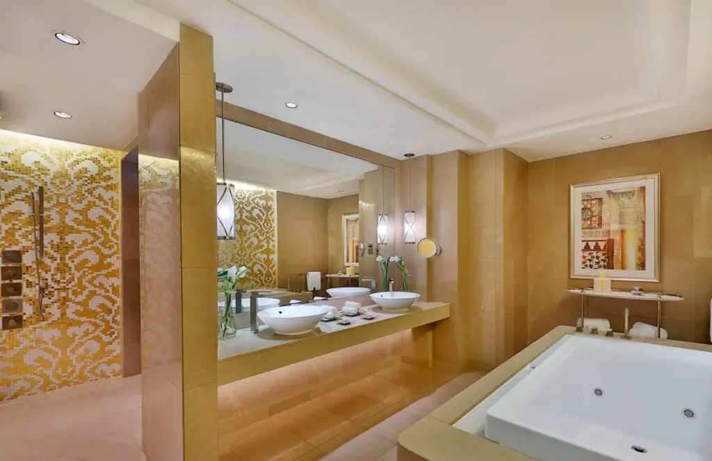 The Ritz-Carlton, Dubai
