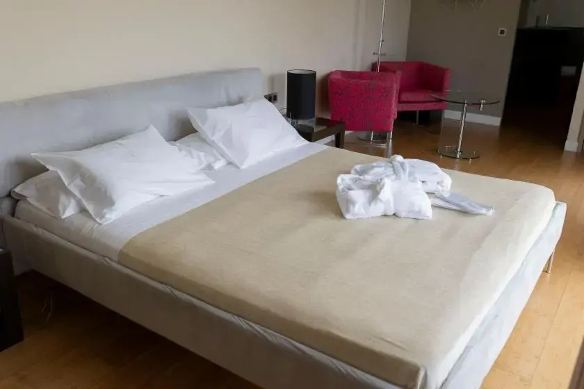 Deluxe Double Jacuzzi room (full double bed)
