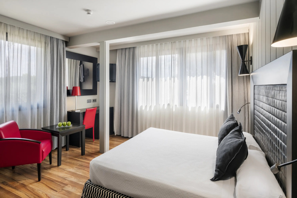 Salles Hotel Aeroport de Girona - Chambres