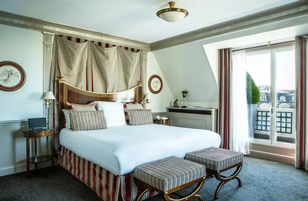 Napoleon Hotel 96