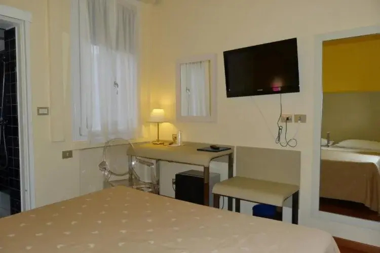 Junior Double room (twin beds)