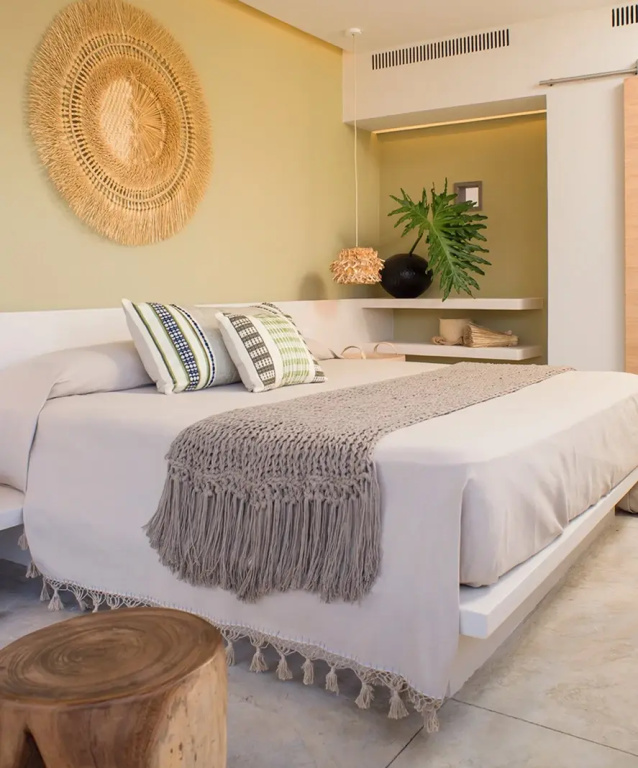 More Double room (full double bed)