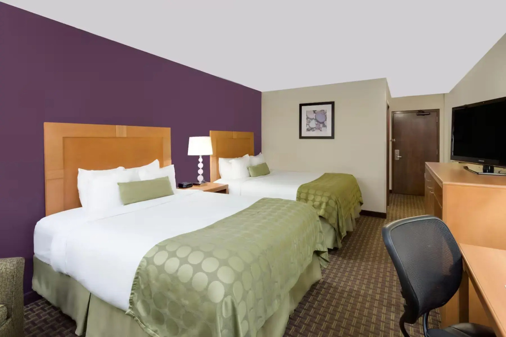 Ramada by Wyndham Marquette - Chambres