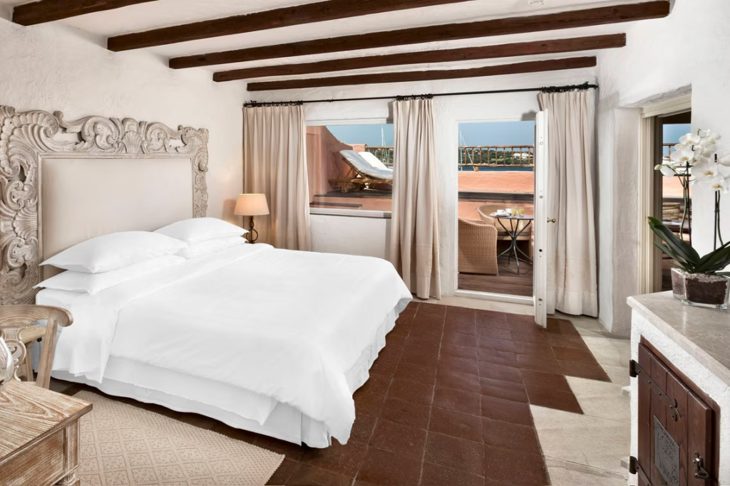 Signature Double Suite with Marina view (full double bed)