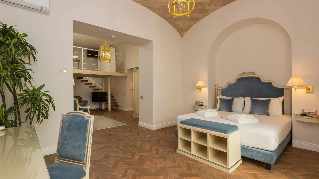 Double Suite (full double bed)