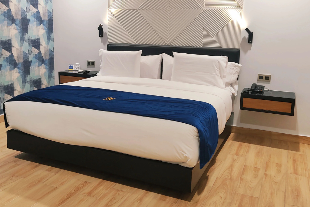 Superior Double Suite (full double bed)