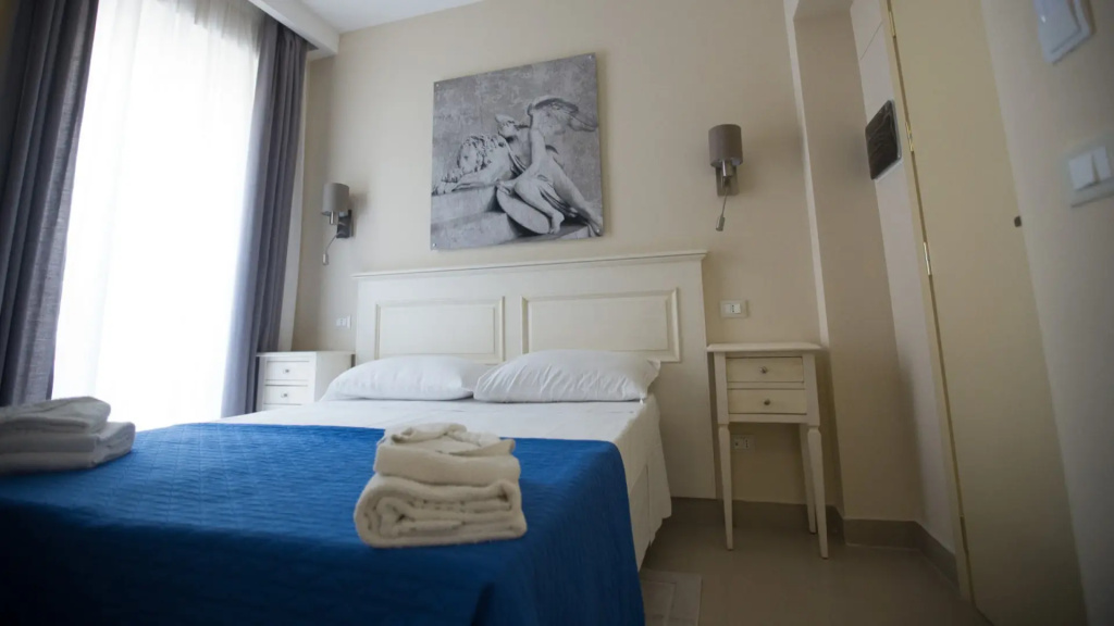 Colosseum Charme Double room (full double bed)
