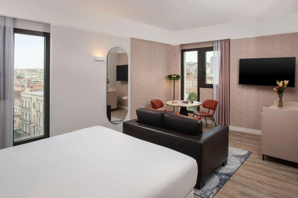 Double Suite with Etna View (full double bed)