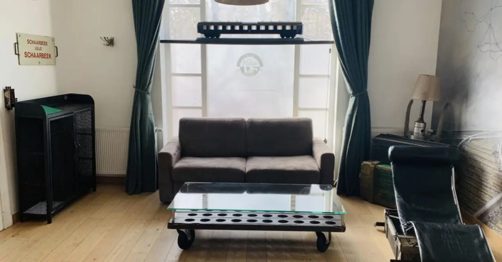 Double Train Flat (full double bed)
