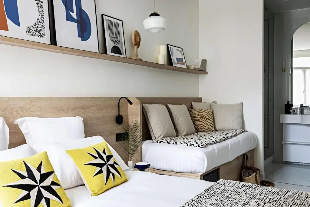 Standard Triple room