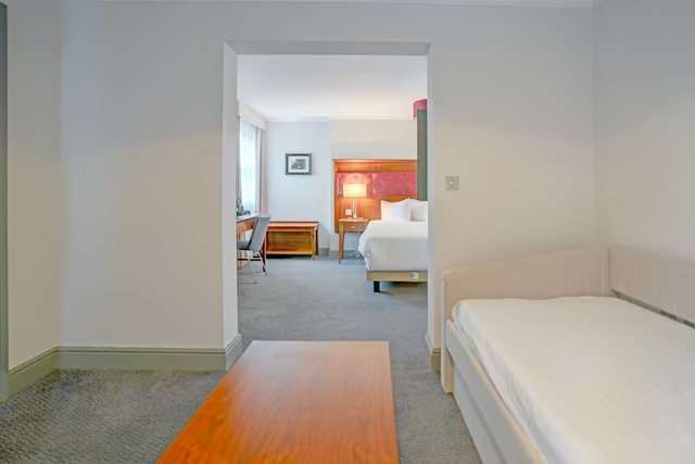 Sunday London Staines-upon-Thames Heathrow T5 - Chambres
