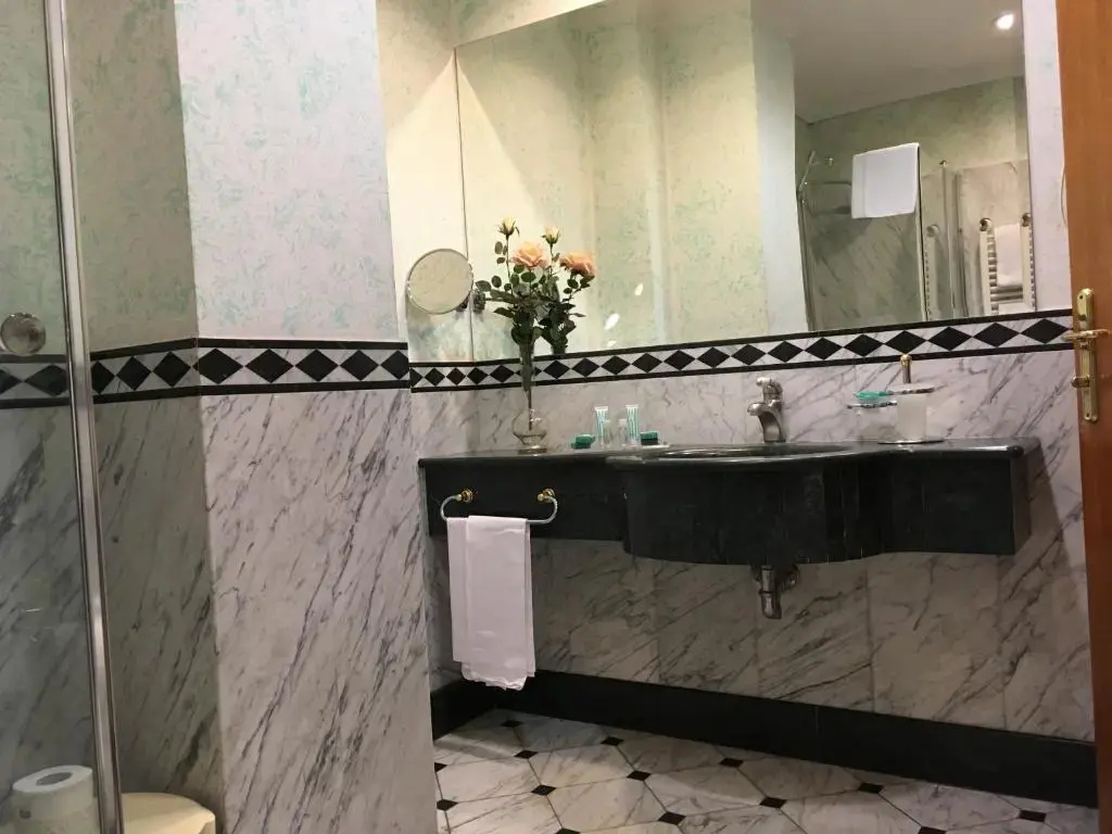 Andreola Central Hotel - Chambres