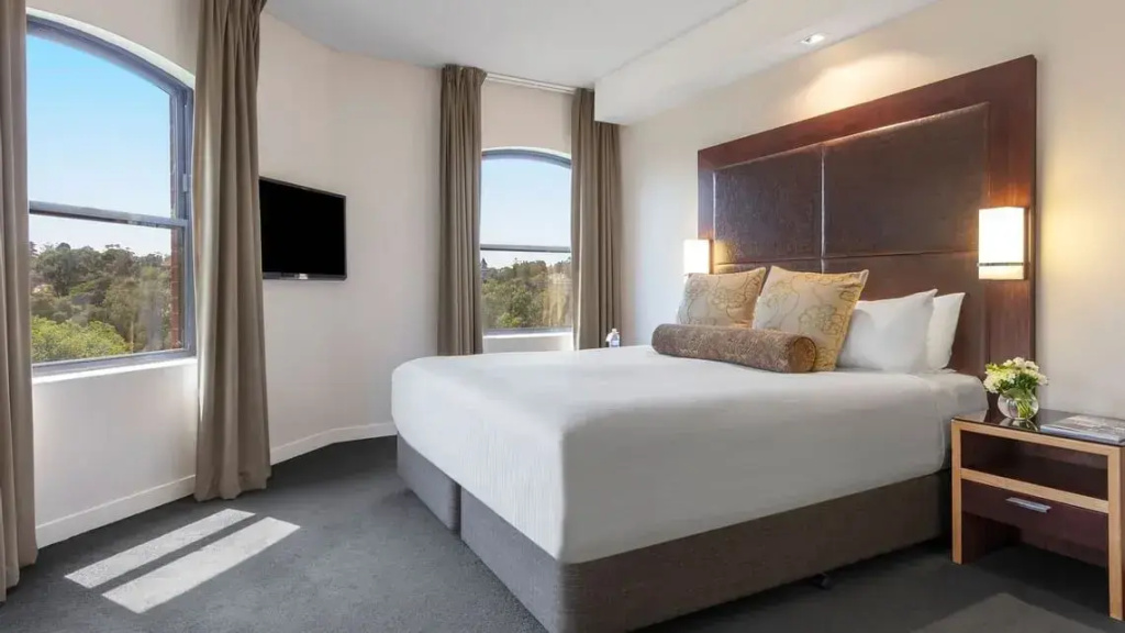 Spa Double Suite with river view (full double bed)