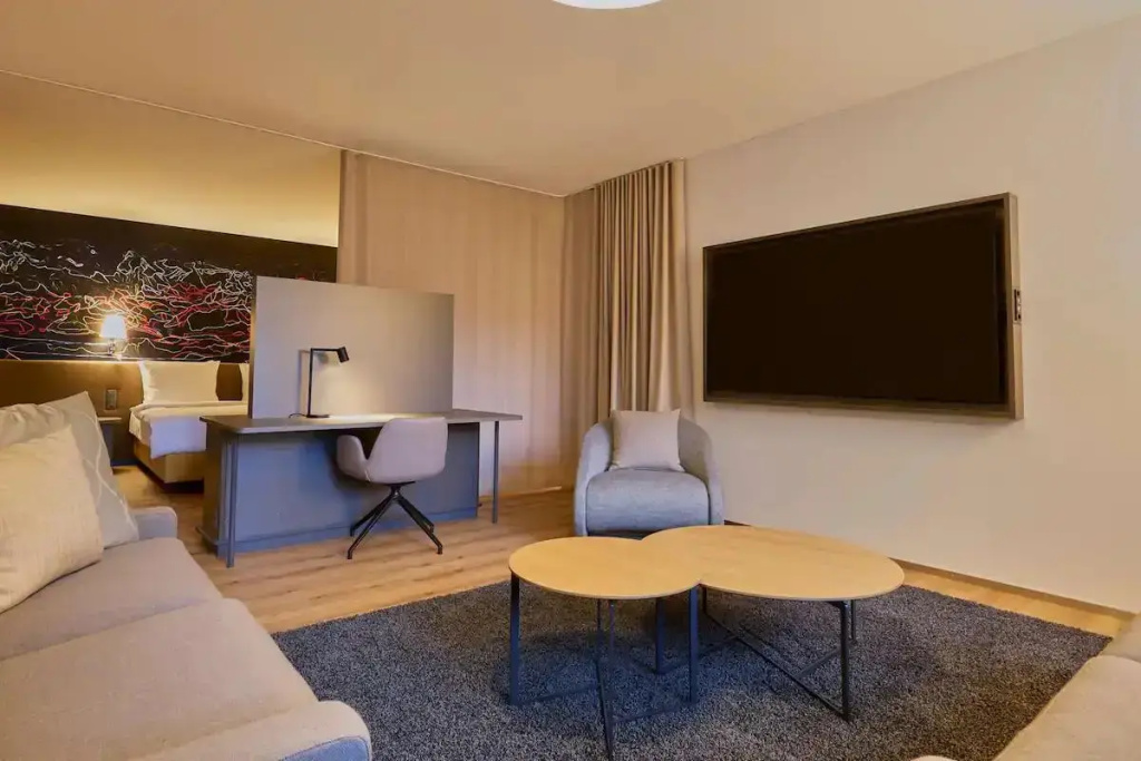 Double Junior Suite (full double bed)