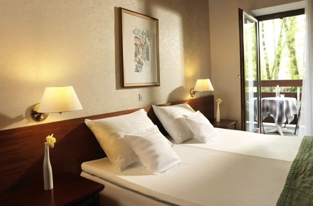 Double room with balcony (full double bed)
