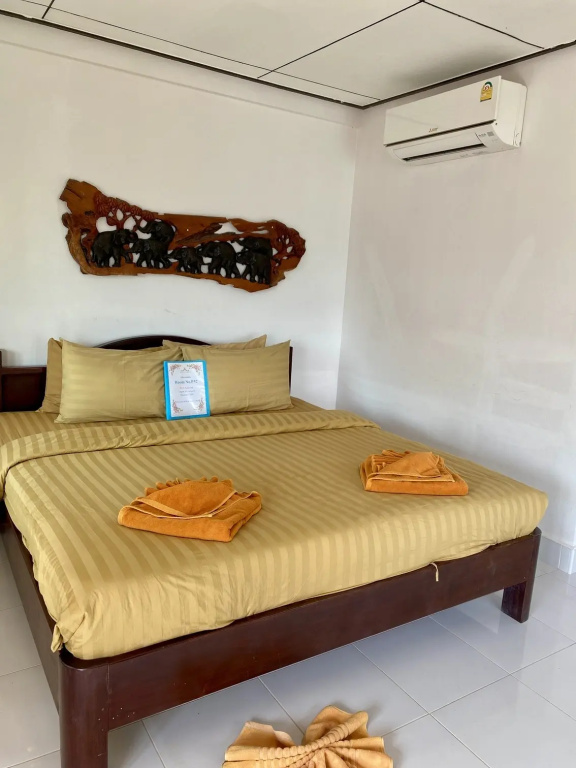 Standard Double room with garden view (full double bed)