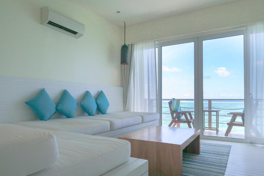 Holiday Inn Resort Kandooma Maldives