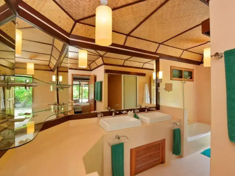 Angaga Island Resort & Spa