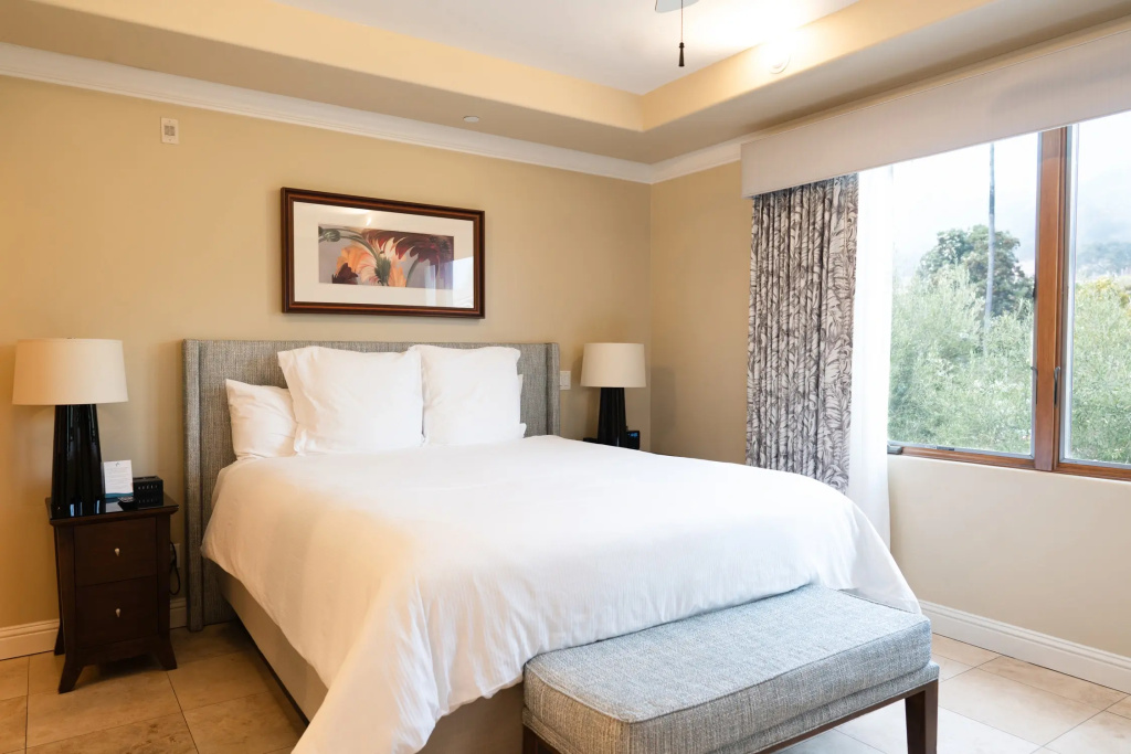 1 Bedroom Double Suite with non-ocean view (full double bed)