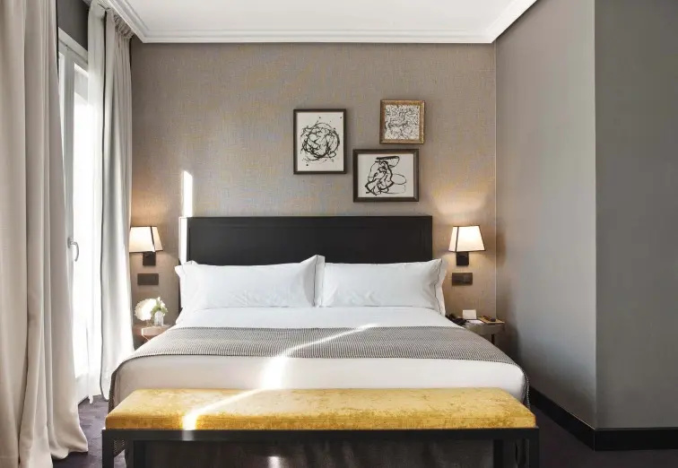 Deluxe Double room (full double bed)