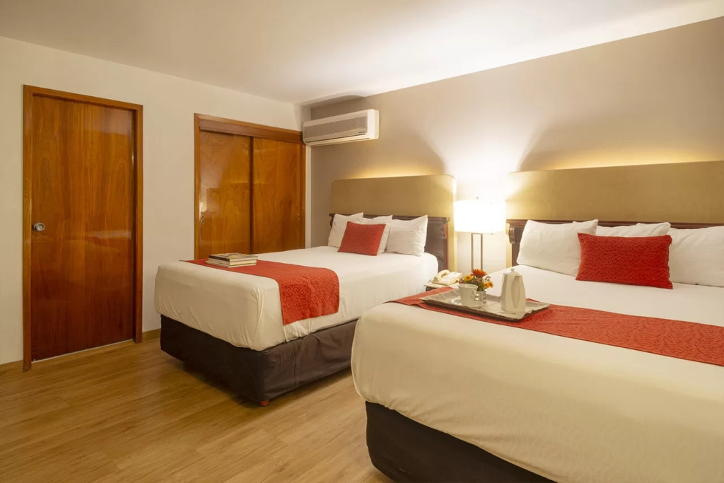 Double Suite (full double bed)