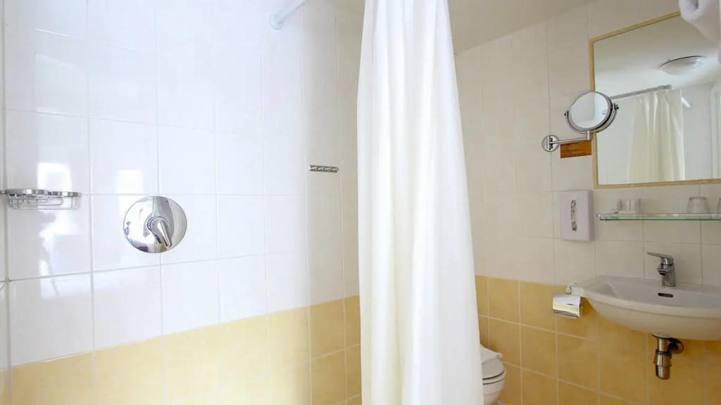 Ambassador City Centre Hotel - Chambres