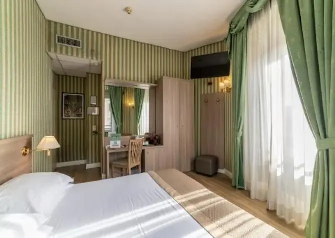 Triple room