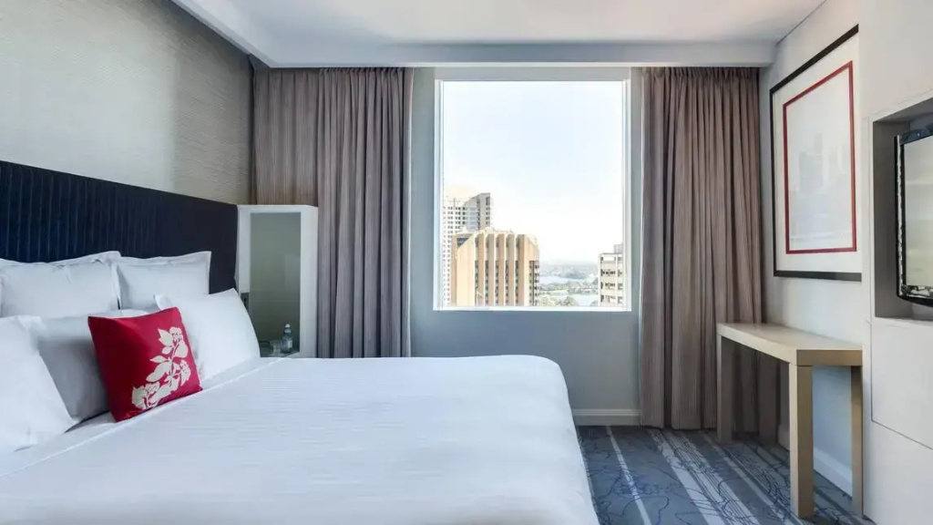Double Suite with City View (full double bed)