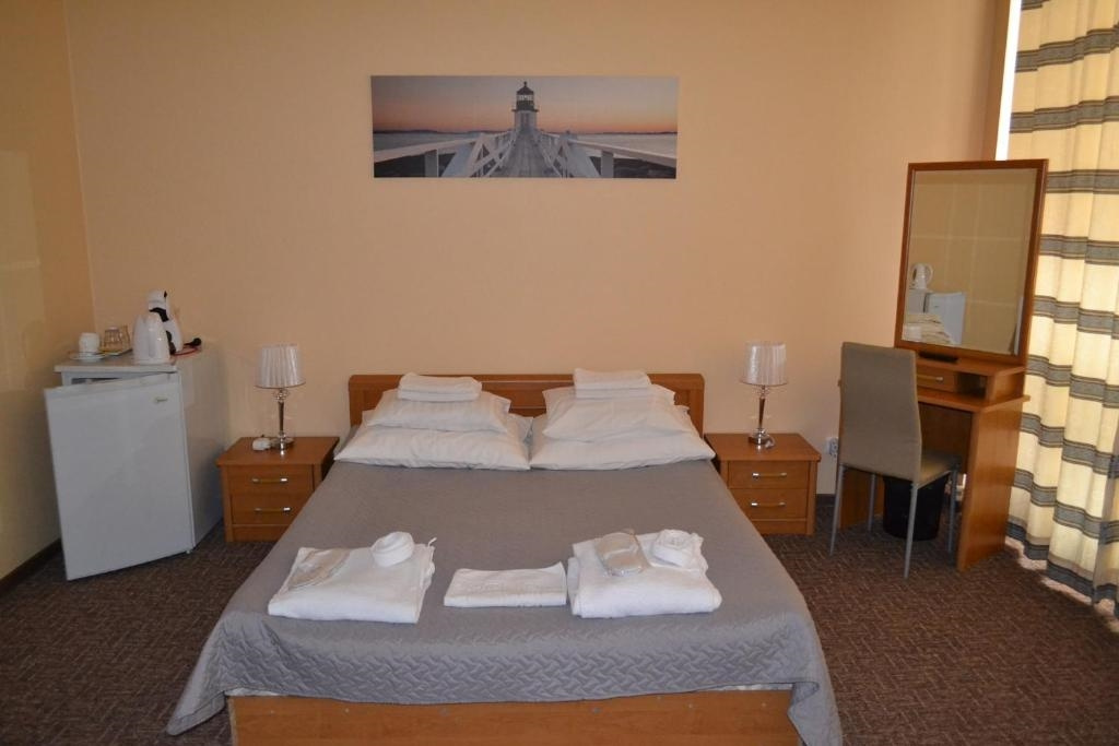 Deluxe Double Suite (full double bed)