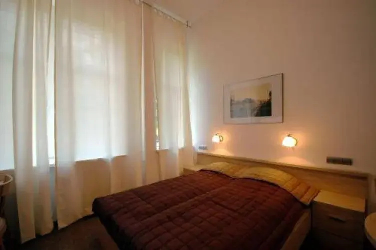 Double Apartment (full double bed)