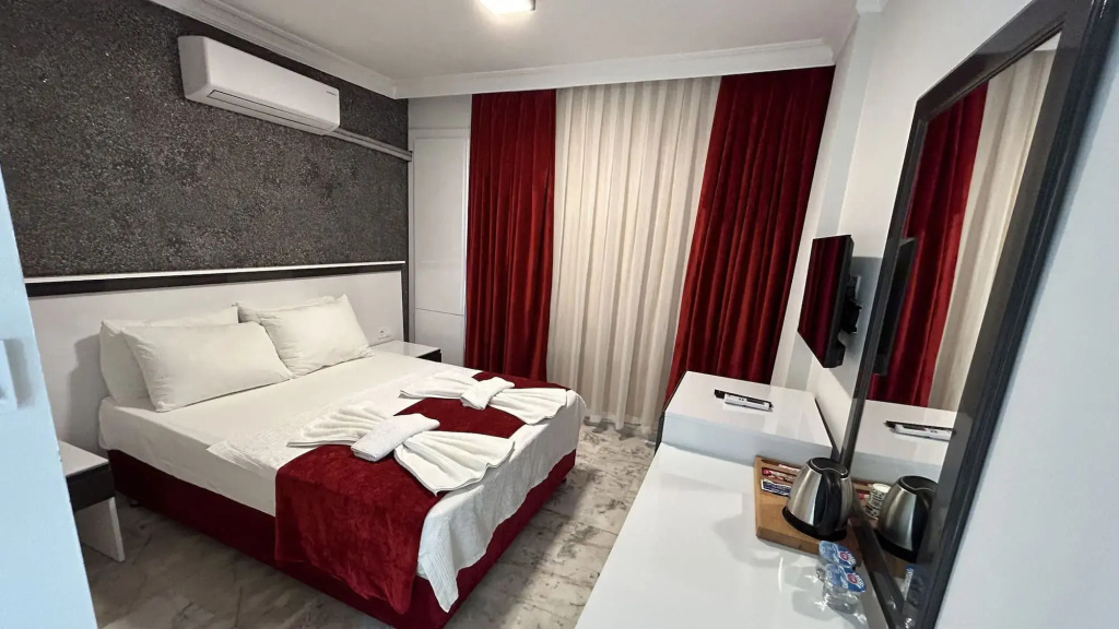Standard Double room (full double bed)