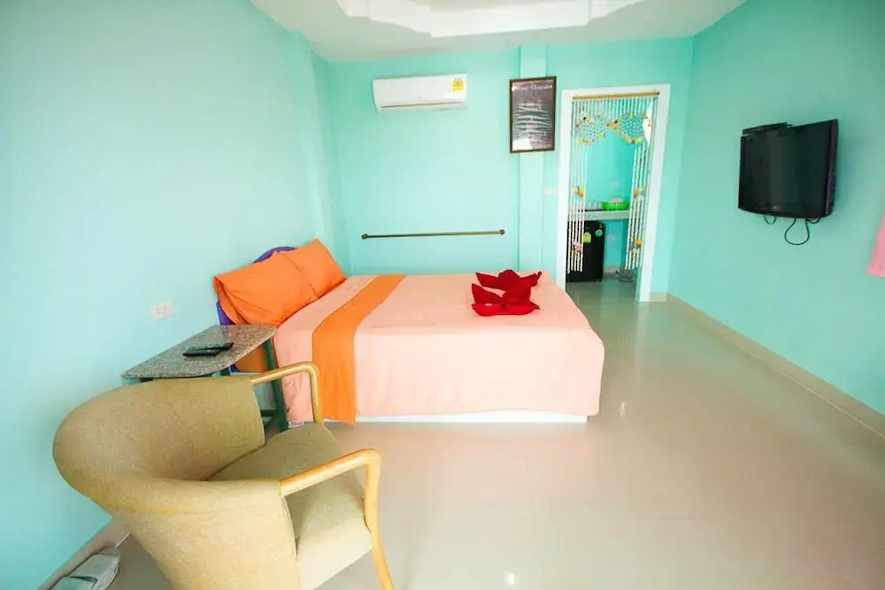 Deluxe Double room (full double bed)