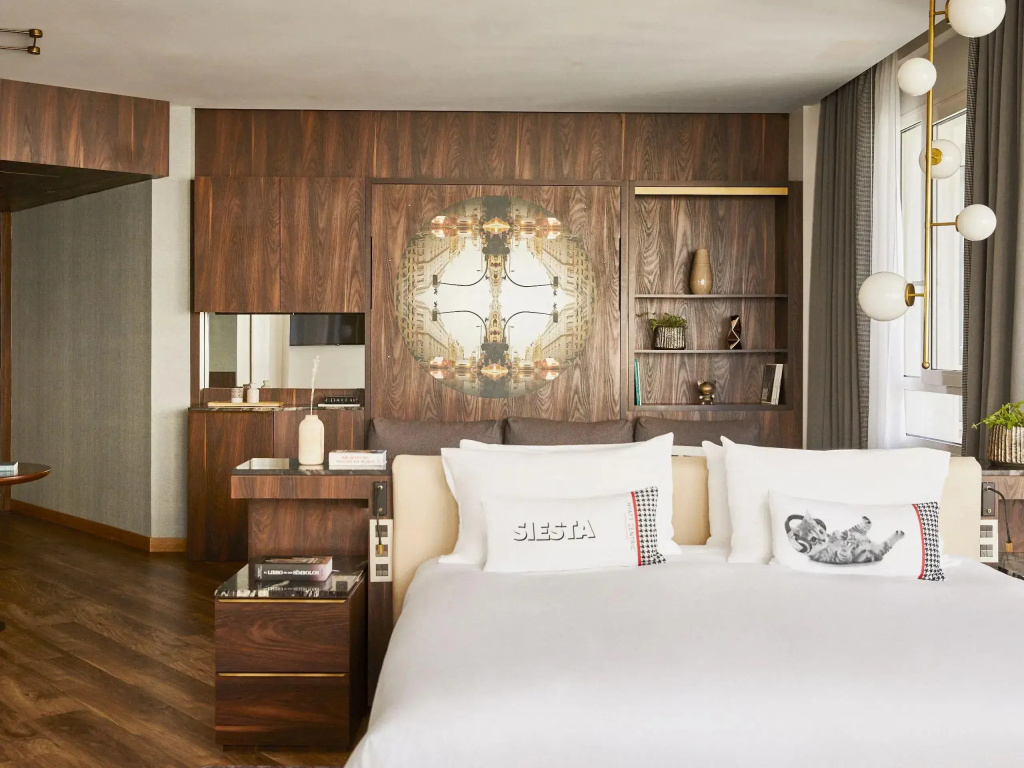 Hyatt Centric Gran Via Madrid Room Type - Executive Suite