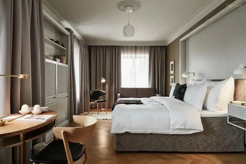 Atelier Double room (full double bed)