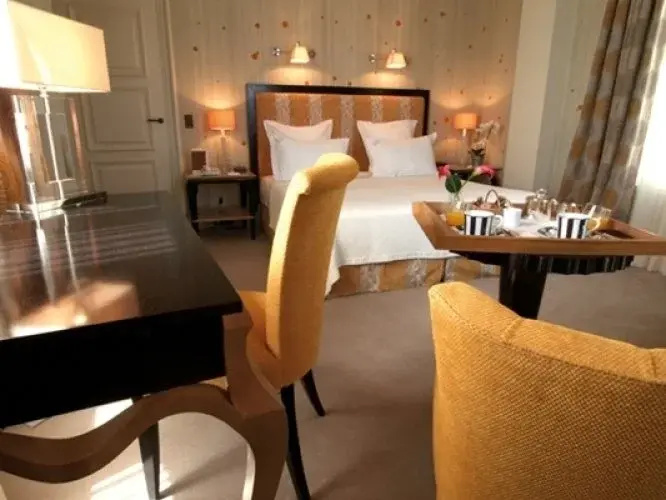 Deluxe Double room with view (full double bed)
