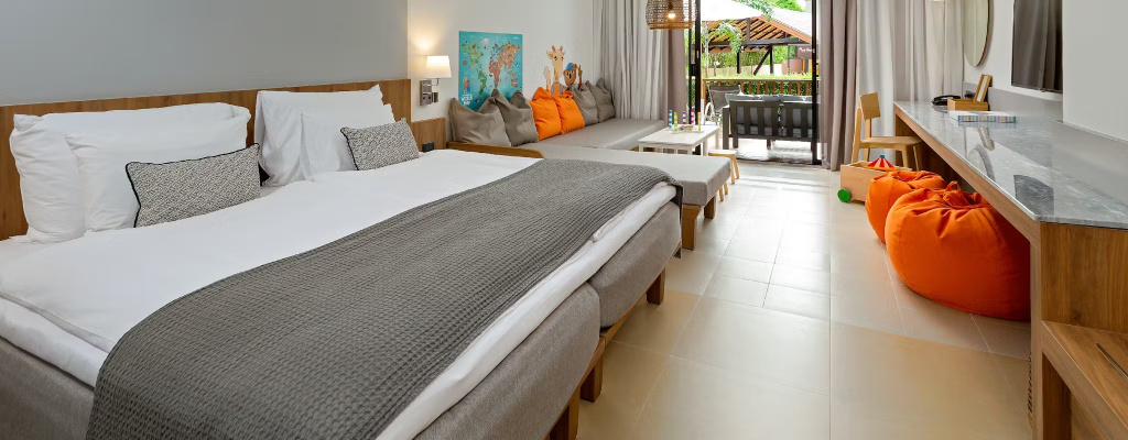 Lollo and Bernie Double Suite (full double bed)