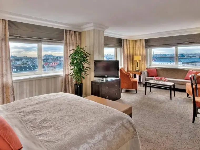 Club Junior Suite with city view