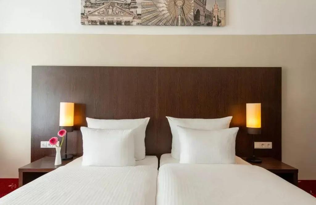 Двухместный номер Comfort 2 отдельные кровати в Leonardo Hotel Berlin KU'DAMM