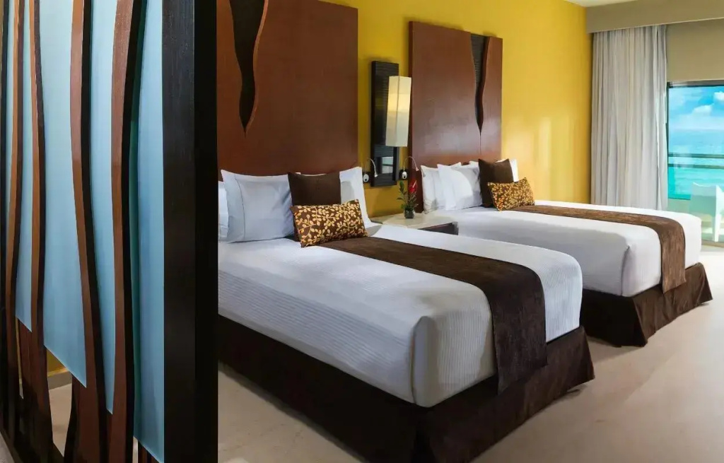 3 Bedrooms Suite oceanfront