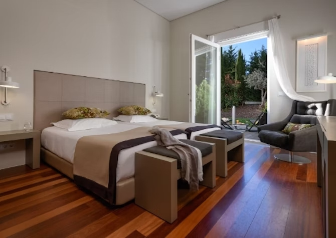 Classic Double room with balcony and with garden view (full double bed)