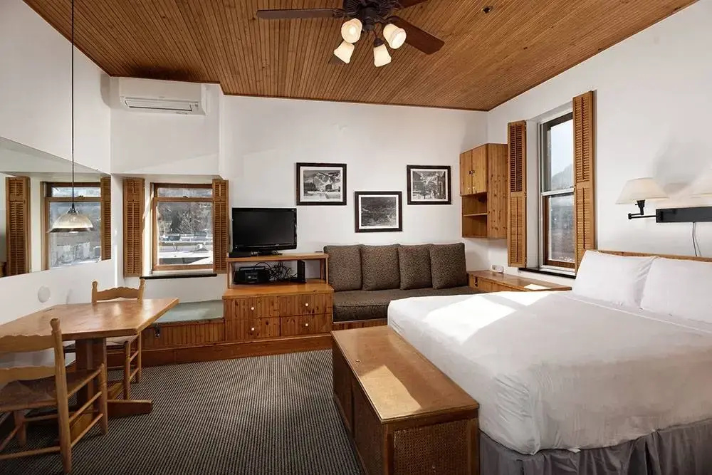 Independence Square Lodge by Frias - Chambres